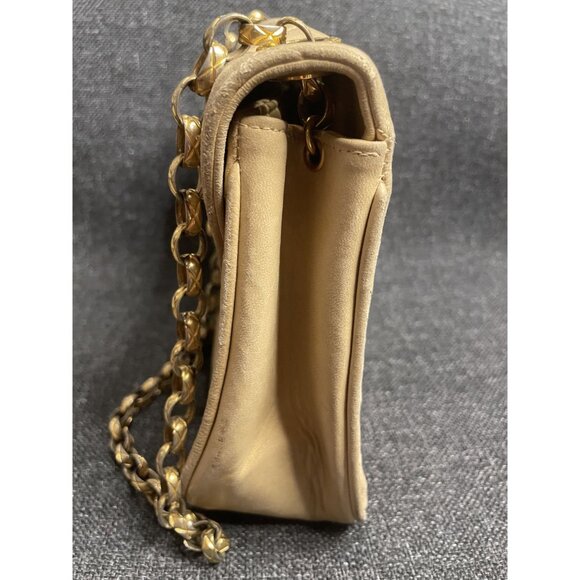 Chanel Vintage Small Bijoux Curve Flap - Picture 4 of 15